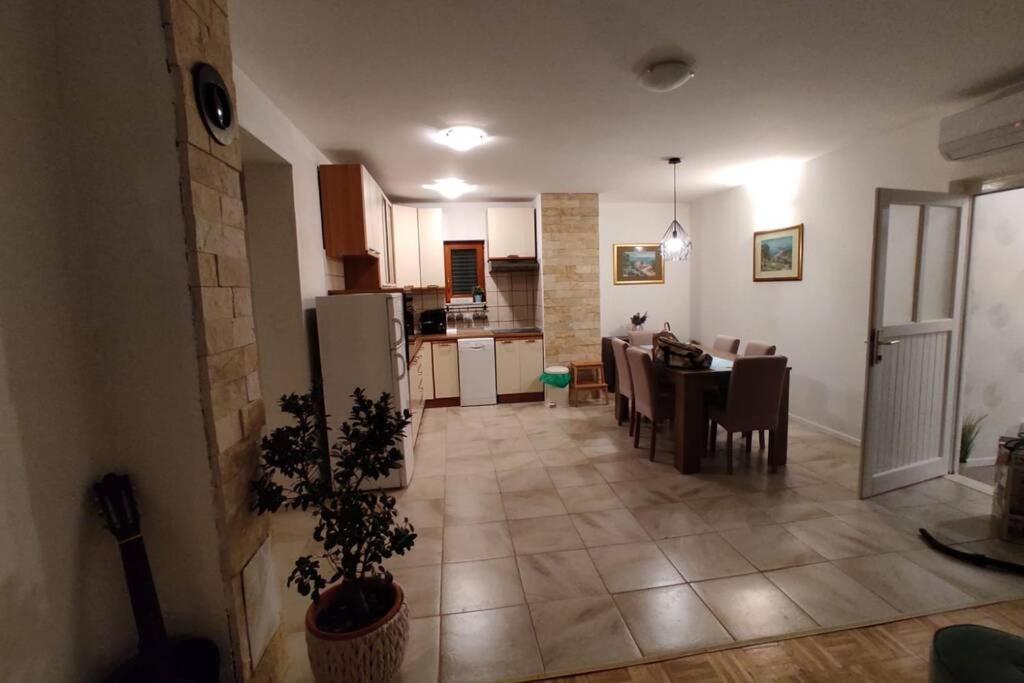 הוילה בנקובאץ Kuca Za Odmor M&J מראה חיצוני תמונה